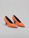 ESCARPIN EN CUIR ORANGE - AGL